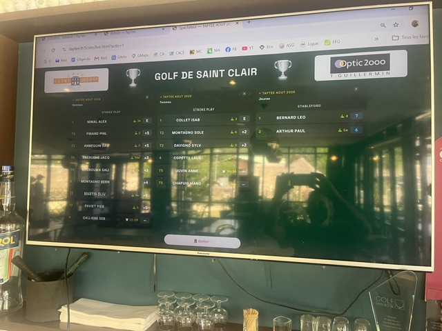 Écran du Golf de Saint-Clair affichant les scores TapTee en direct